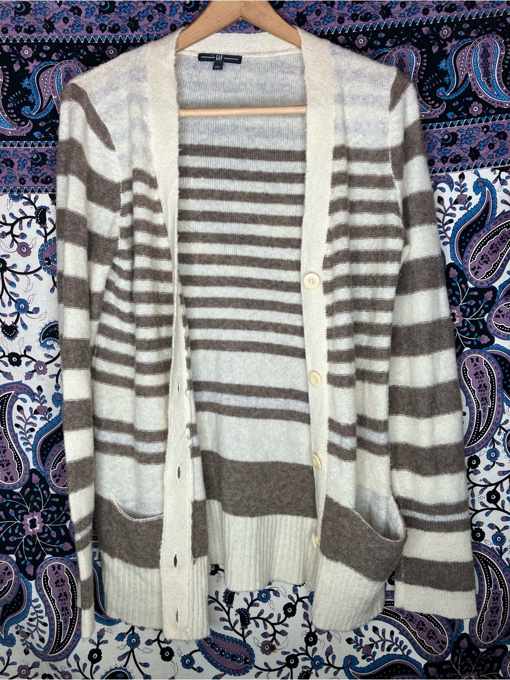 Gap L cream wool striped cardigan
